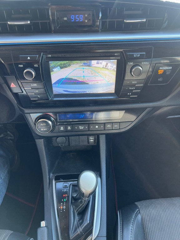 2016 Toyota Corolla Image 9