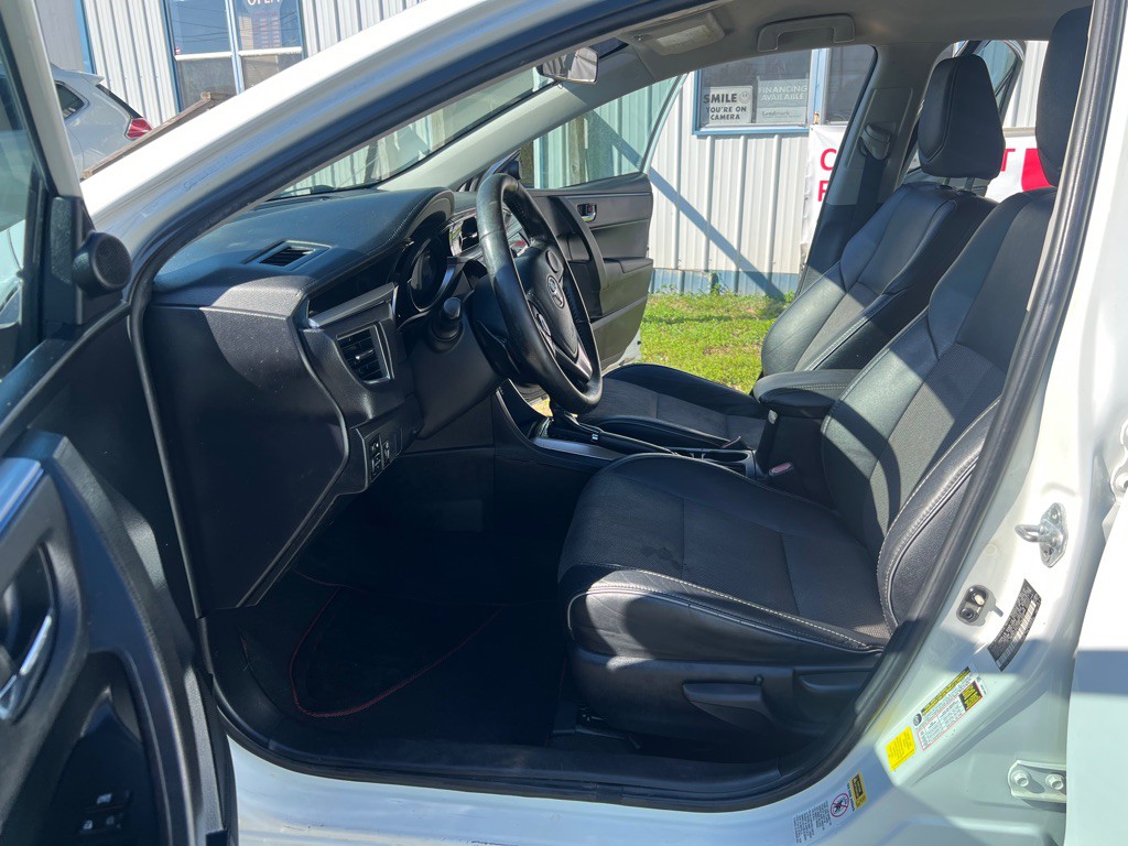 2016 Toyota Corolla Image 11