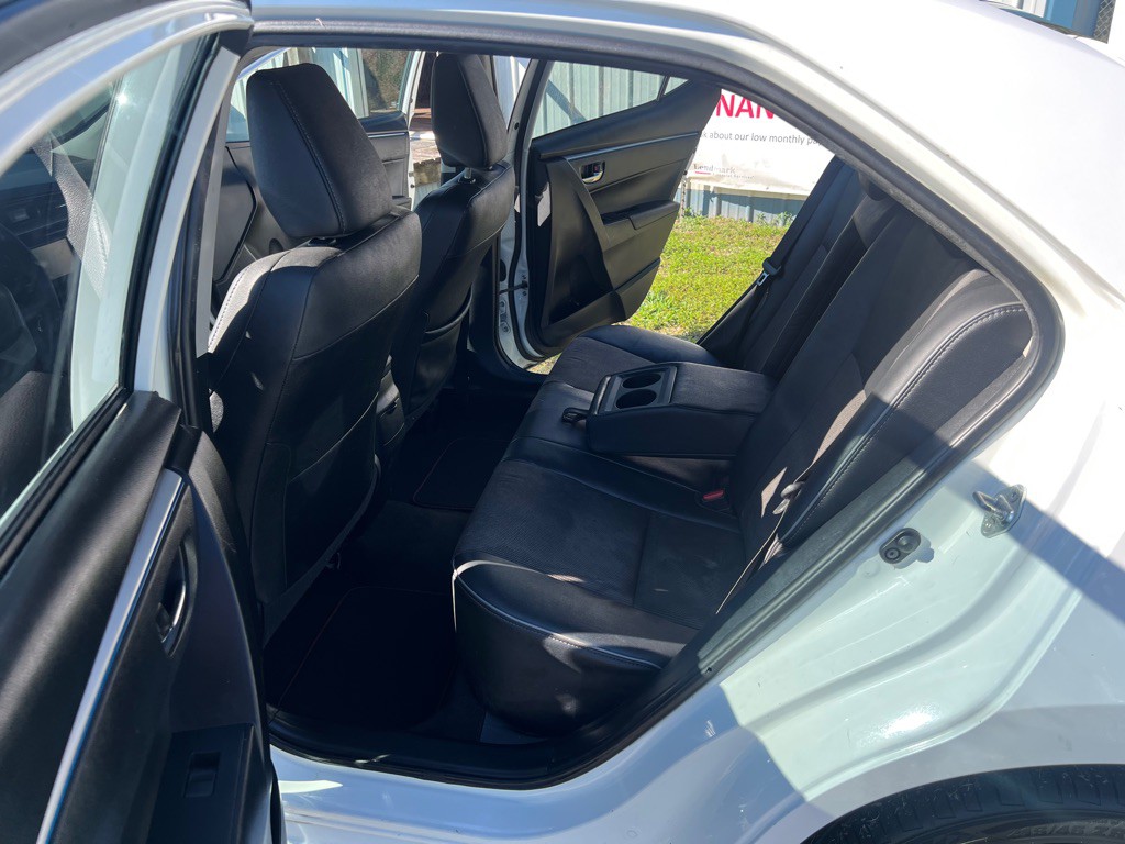 2016 Toyota Corolla Image 12