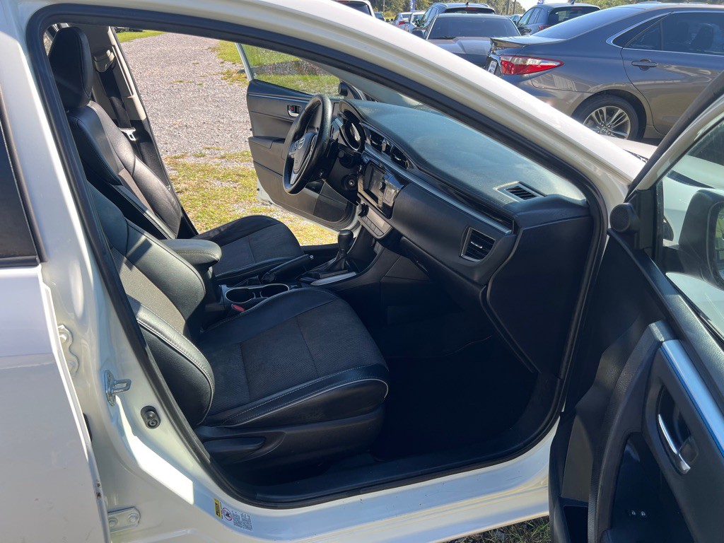 2016 Toyota Corolla Image 15