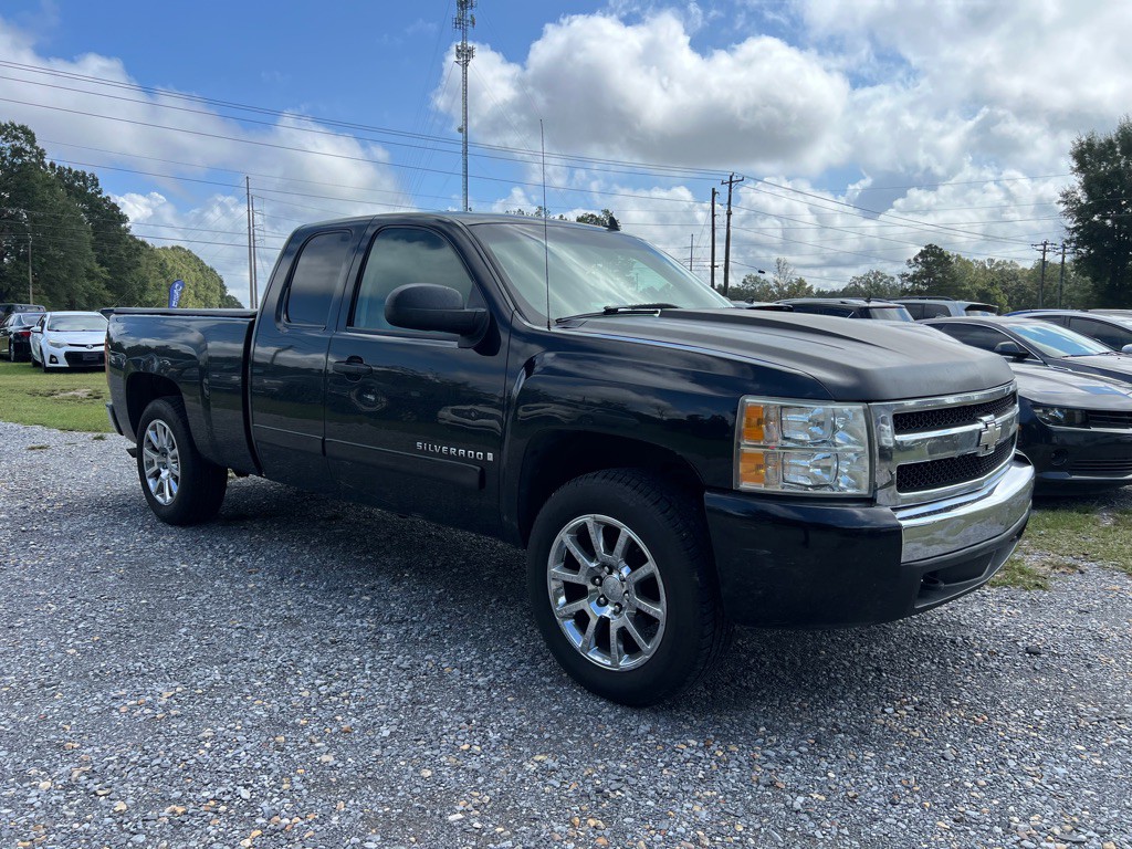 2007 Chevrolet Silverado 1500 Image 3