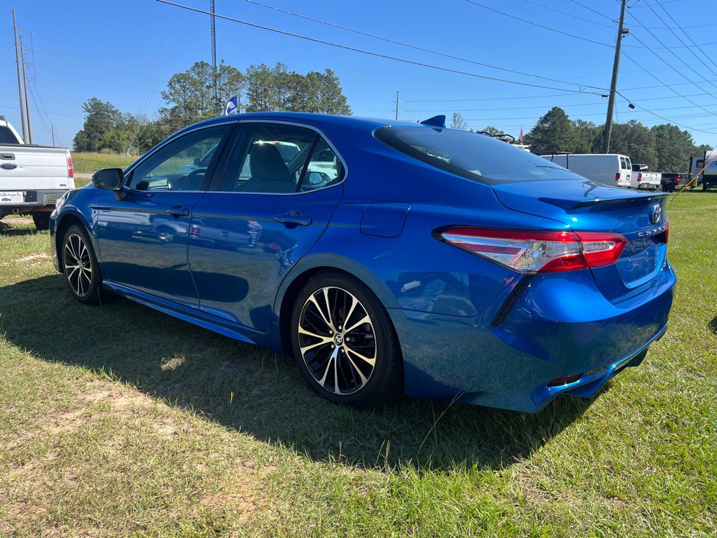 2020 Toyota Camry Image 2