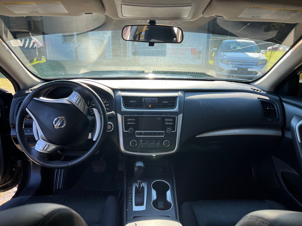 2017 Nissan Altima Image 10