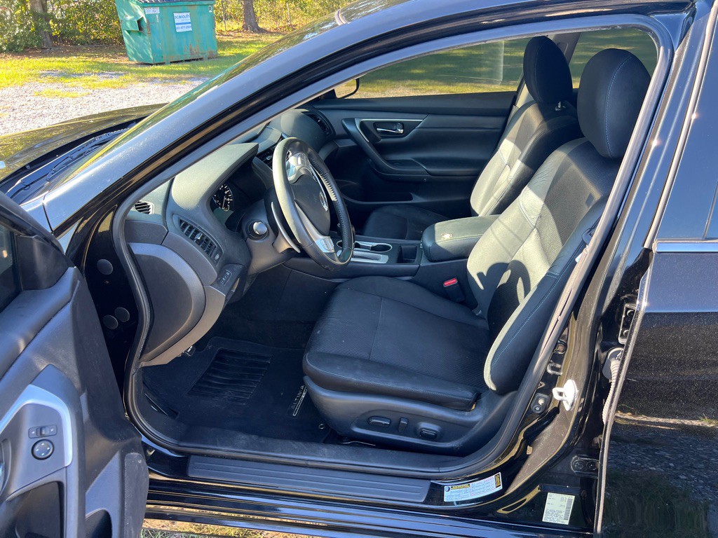 2017 Nissan Altima Image 11