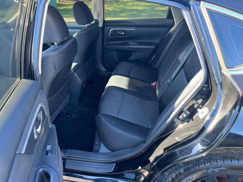 2017 Nissan Altima Image 12