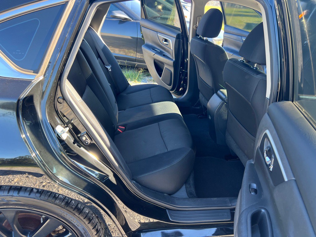 2017 Nissan Altima Image 14
