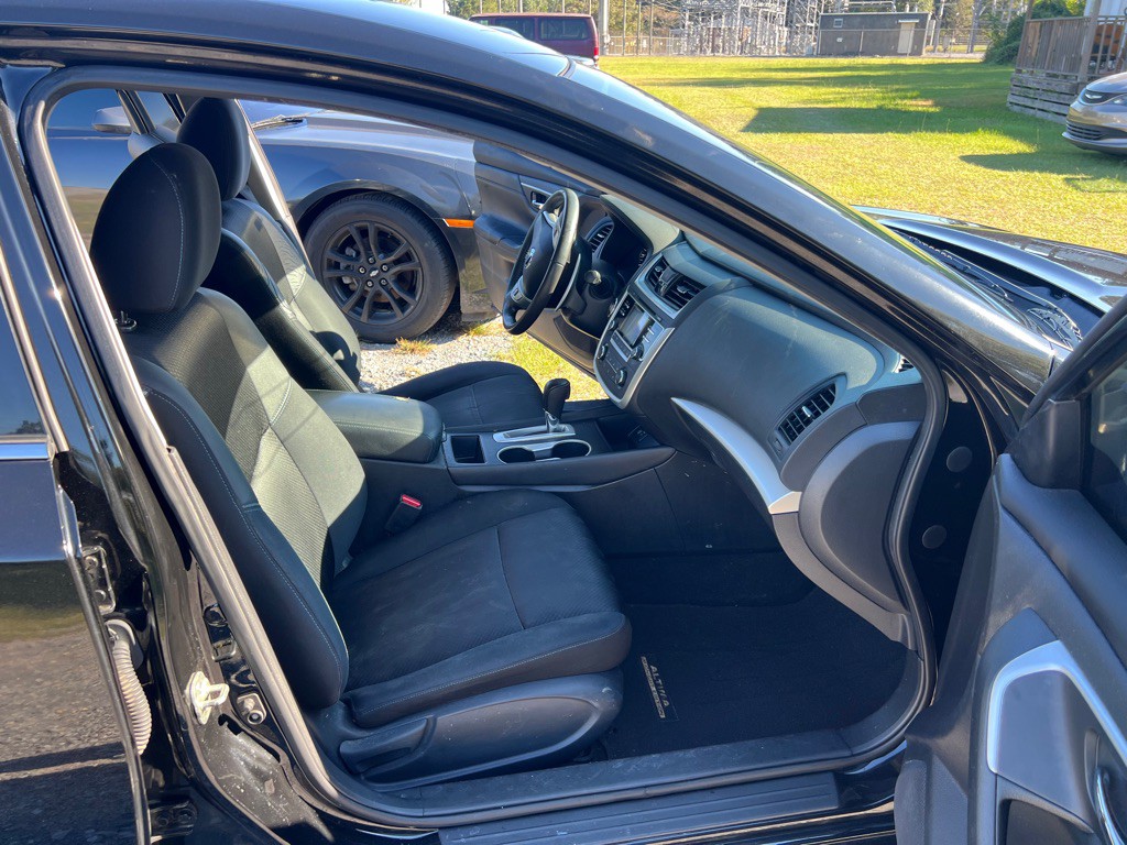 2017 Nissan Altima Image 15