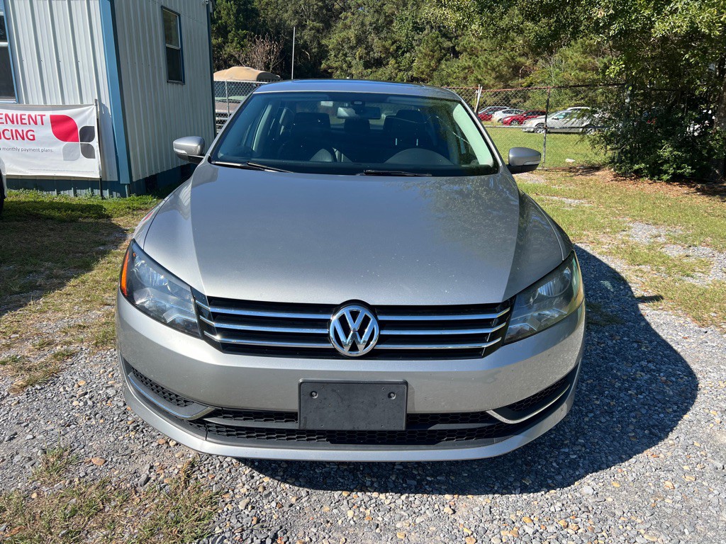 2013 Volkswagen Passat Image 2