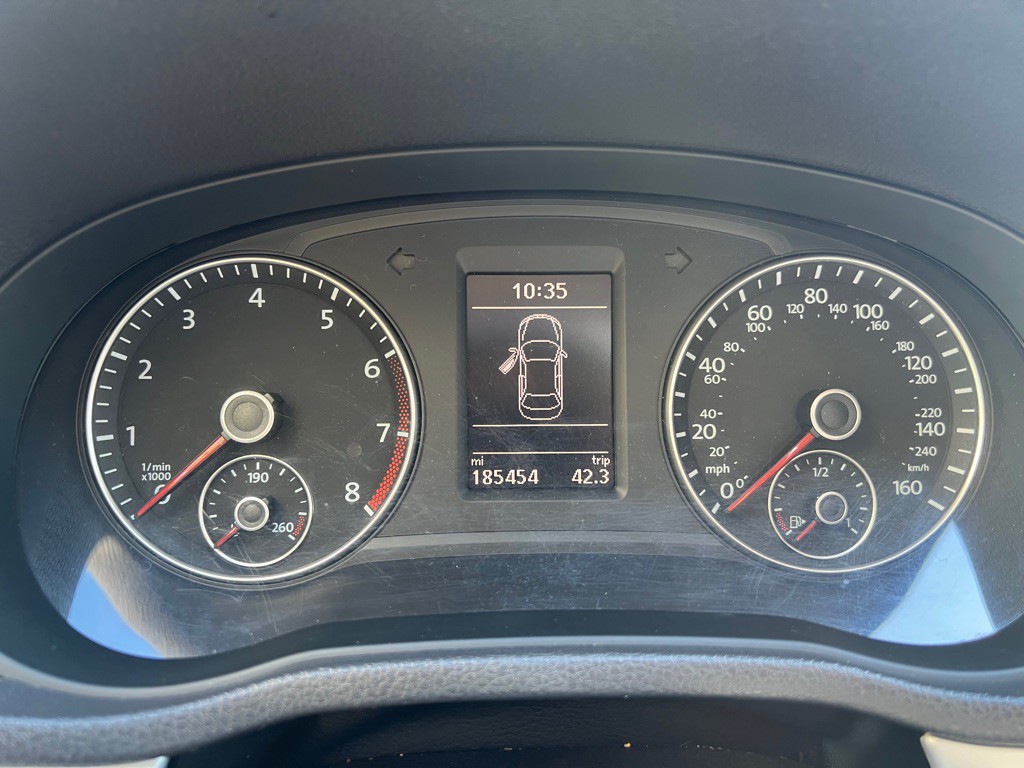 2013 Volkswagen Passat Image 8