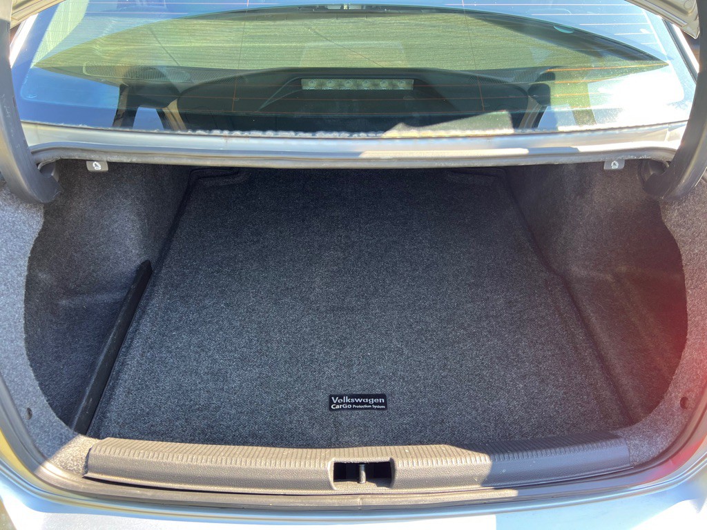 2013 Volkswagen Passat Image 12