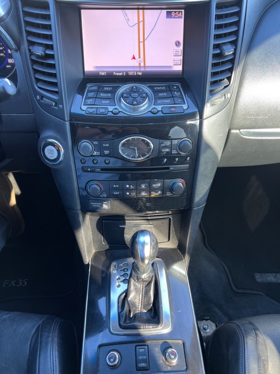 2012 INFINITI FX35 Image 9