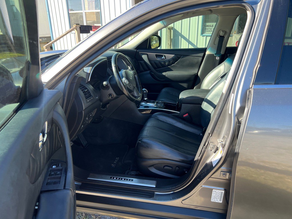 2012 INFINITI FX35 Image 12