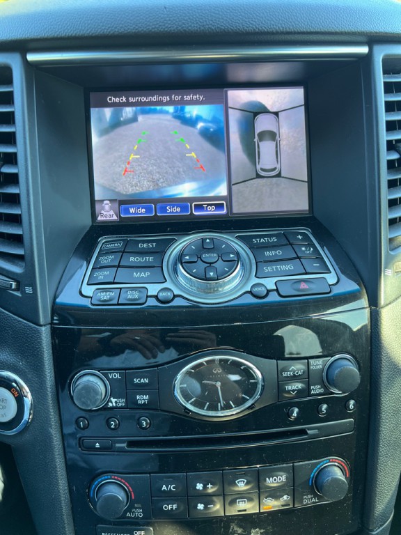 2012 INFINITI FX35 Image 24