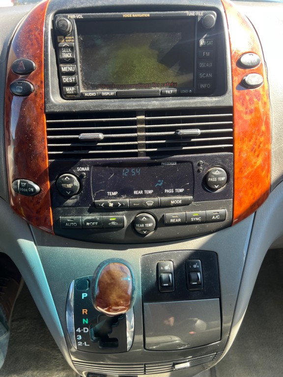 2010 Toyota Sienna Image 8