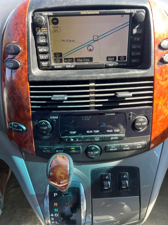 2010 Toyota Sienna Image 9