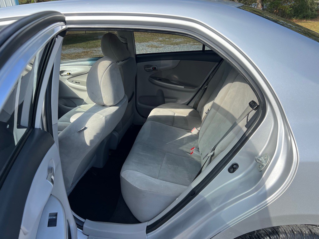 2012 Toyota Corolla Image 11