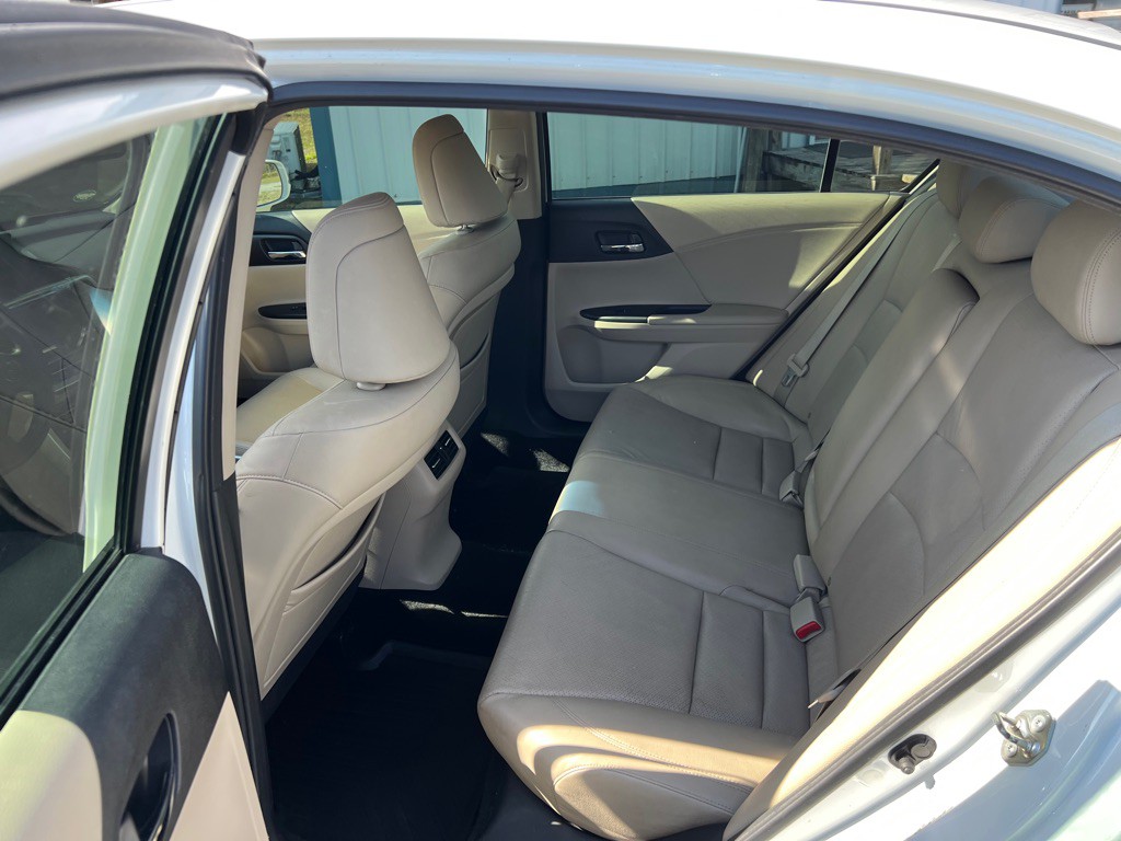 2013 Honda Accord Image 12