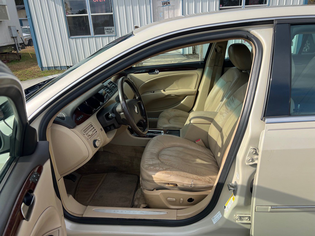 2011 Buick Lucerne Image 10