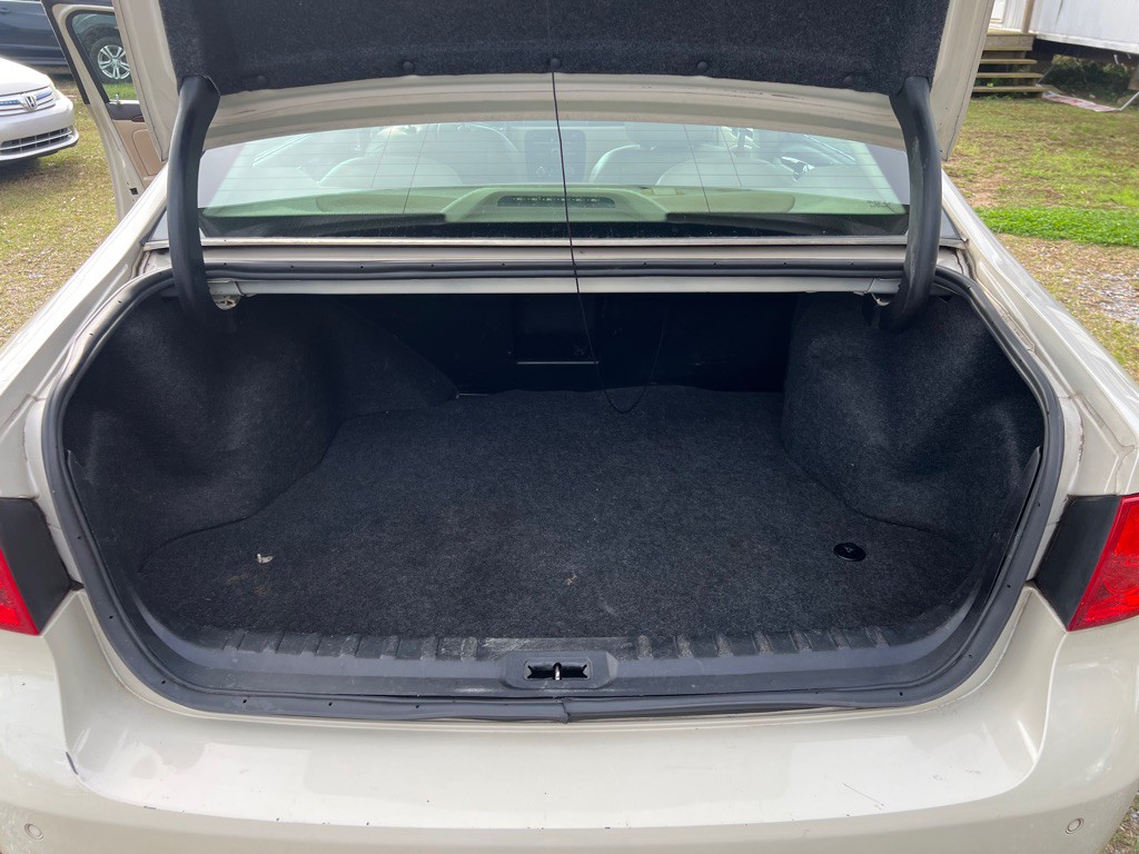 2011 Buick Lucerne Image 12