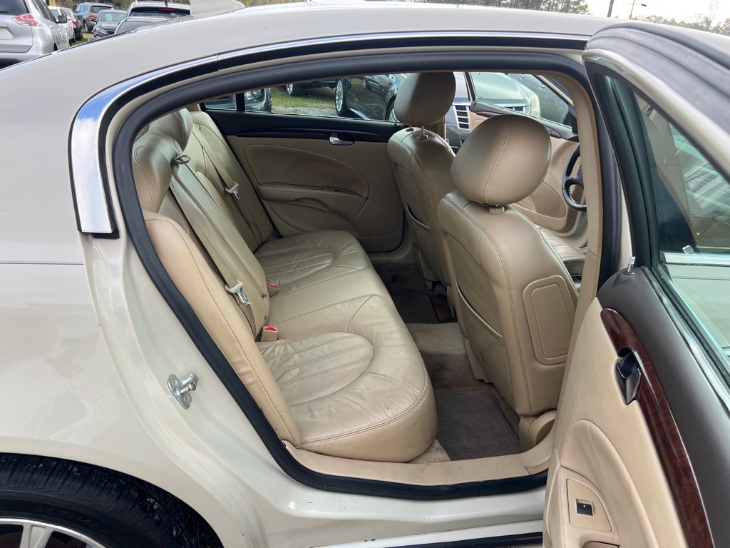 2011 Buick Lucerne Image 13