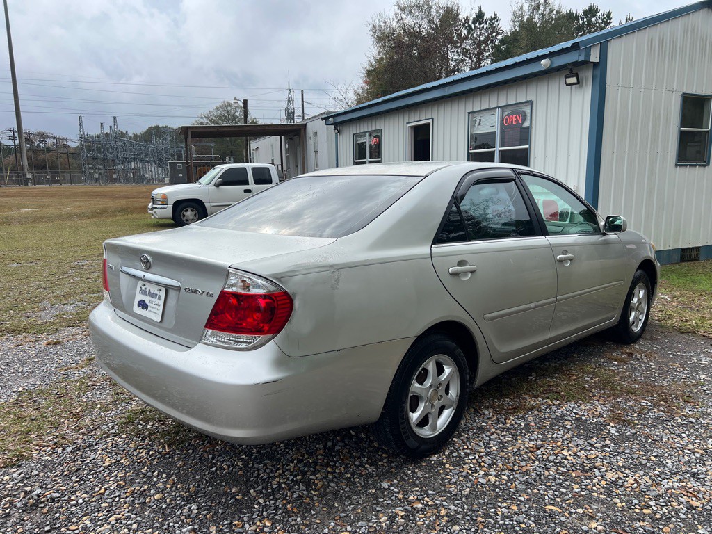 2005 Toyota Camry Image 4