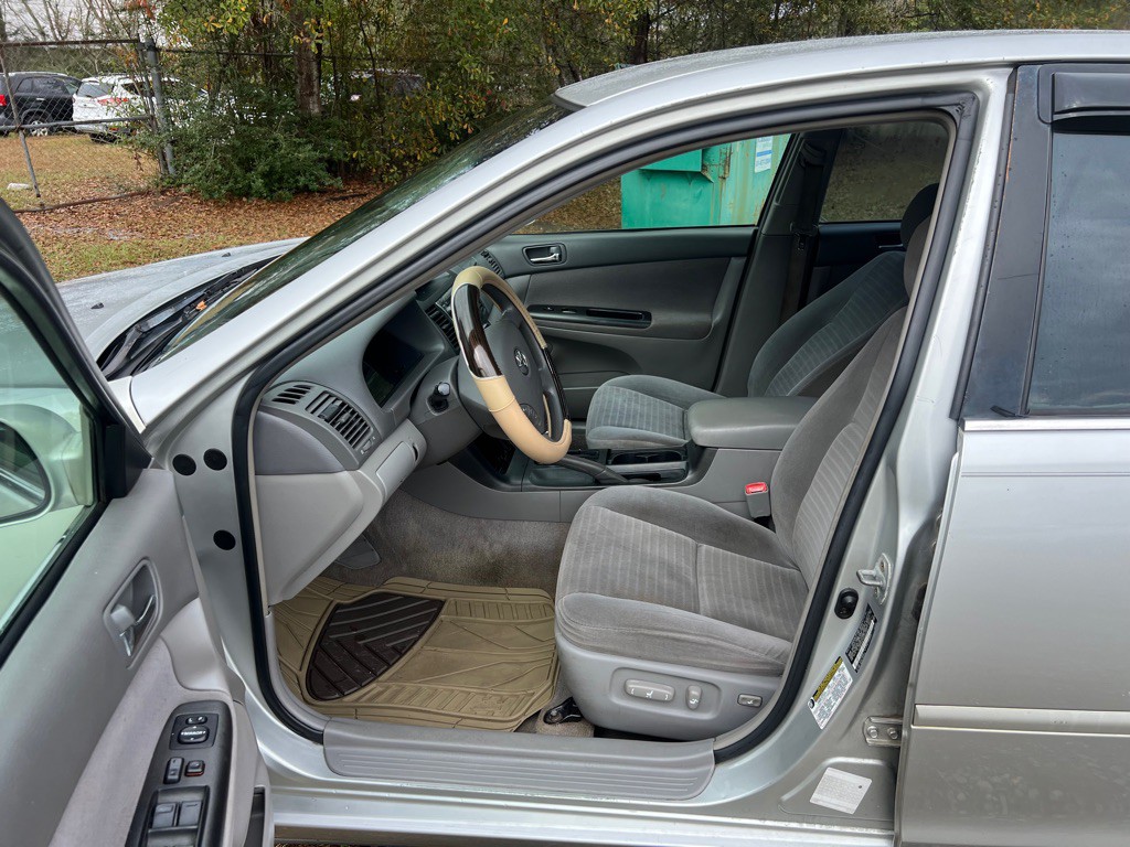 2005 Toyota Camry Image 10