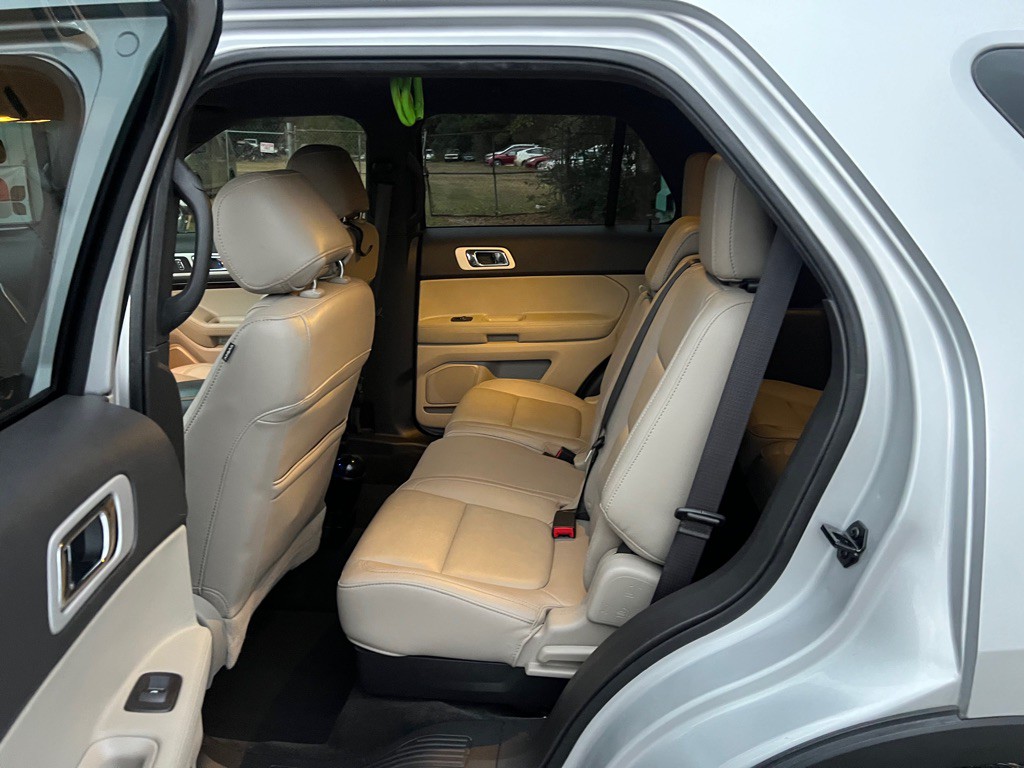 2015 Ford Explorer Image 11