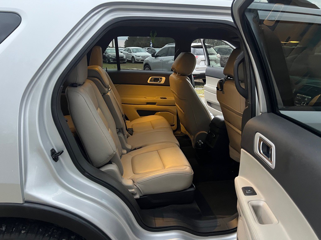 2015 Ford Explorer Image 14
