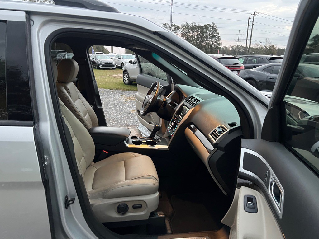2015 Ford Explorer Image 15