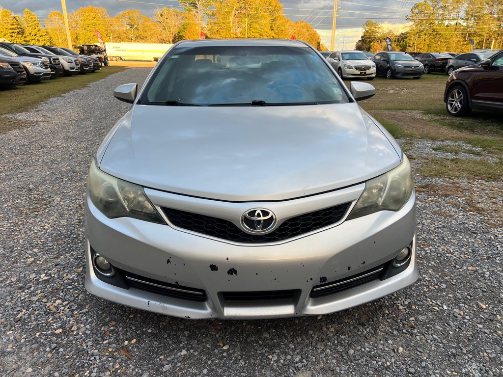 2013 Toyota Camry Image 2