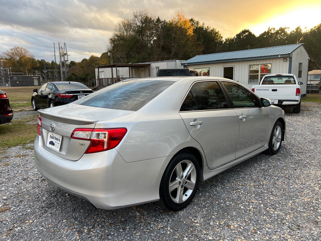 2013 Toyota Camry Image 4