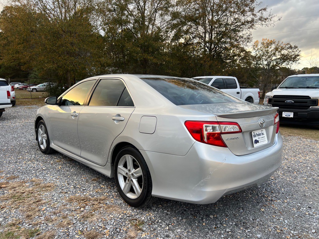 2013 Toyota Camry Image 6