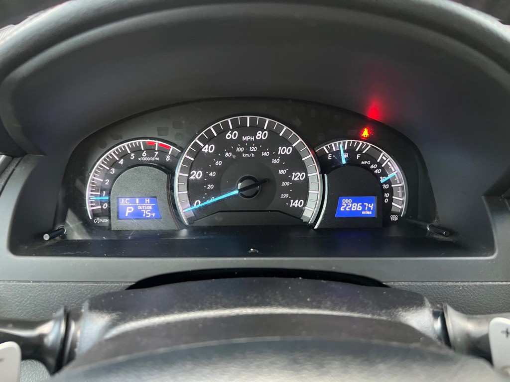 2013 Toyota Camry Image 8