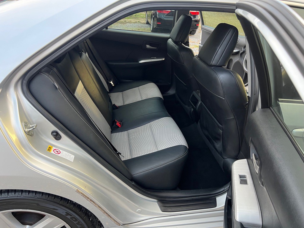 2013 Toyota Camry Image 13