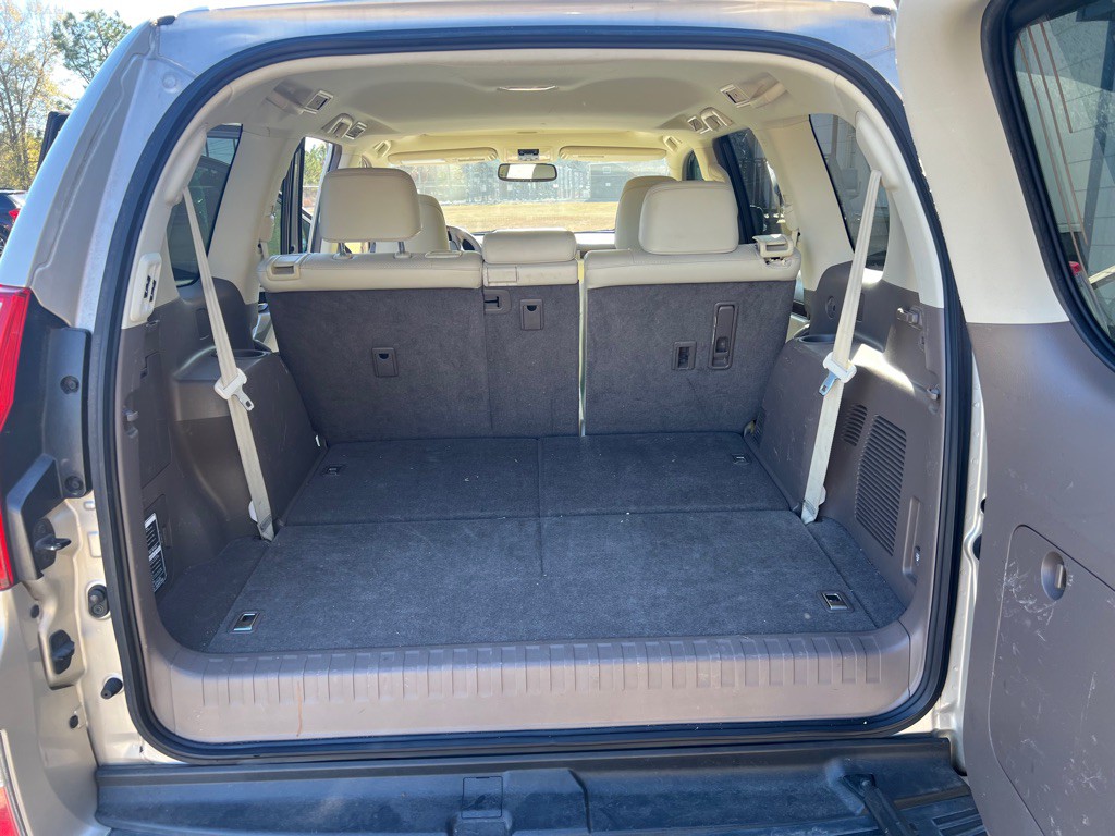 2012 Lexus GX Image 13