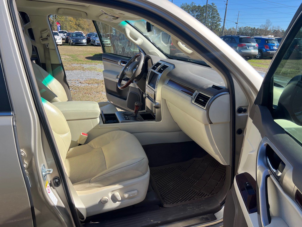 2012 Lexus GX Image 16