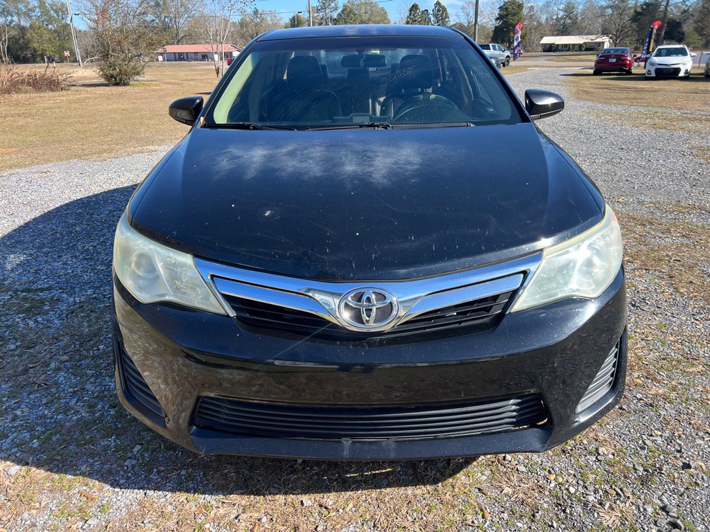 2012 Toyota Camry Image 2