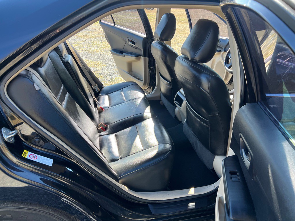 2012 Toyota Camry Image 13