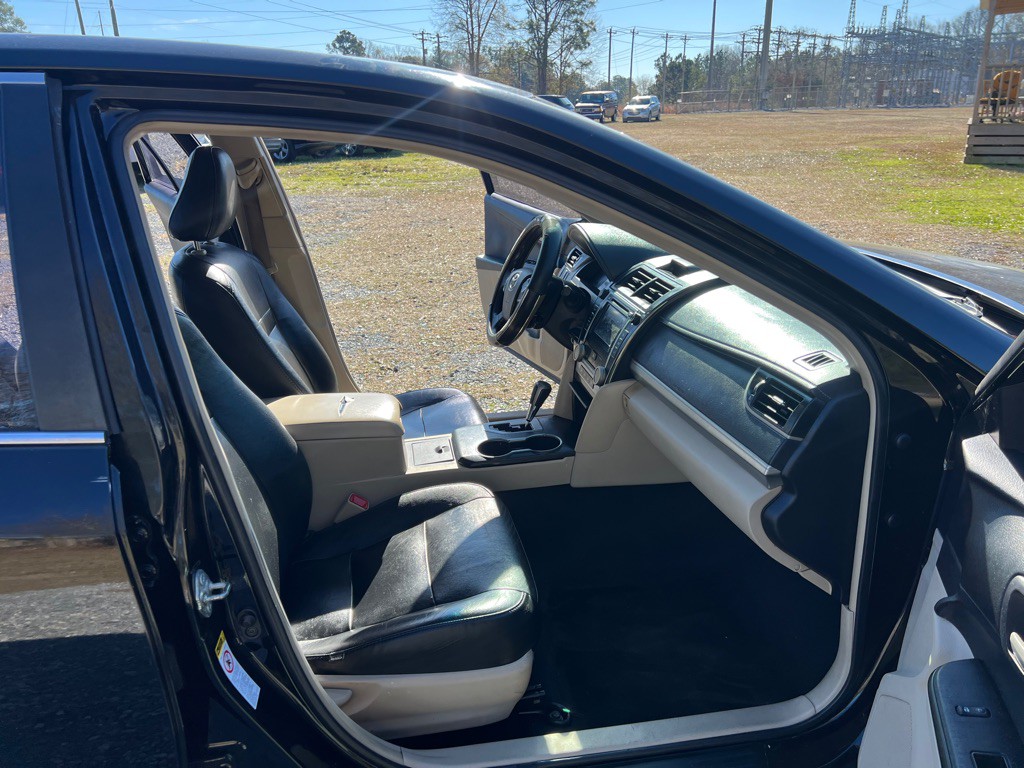 2012 Toyota Camry Image 14