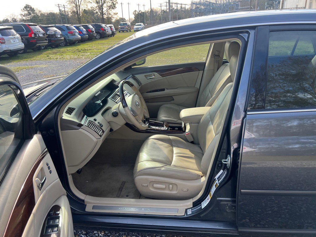 2010 Toyota Avalon Image 10