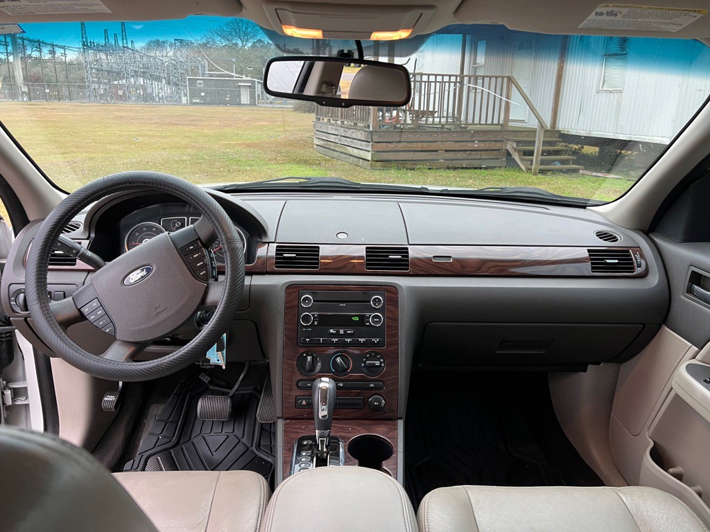 2009 Ford Taurus Image 9