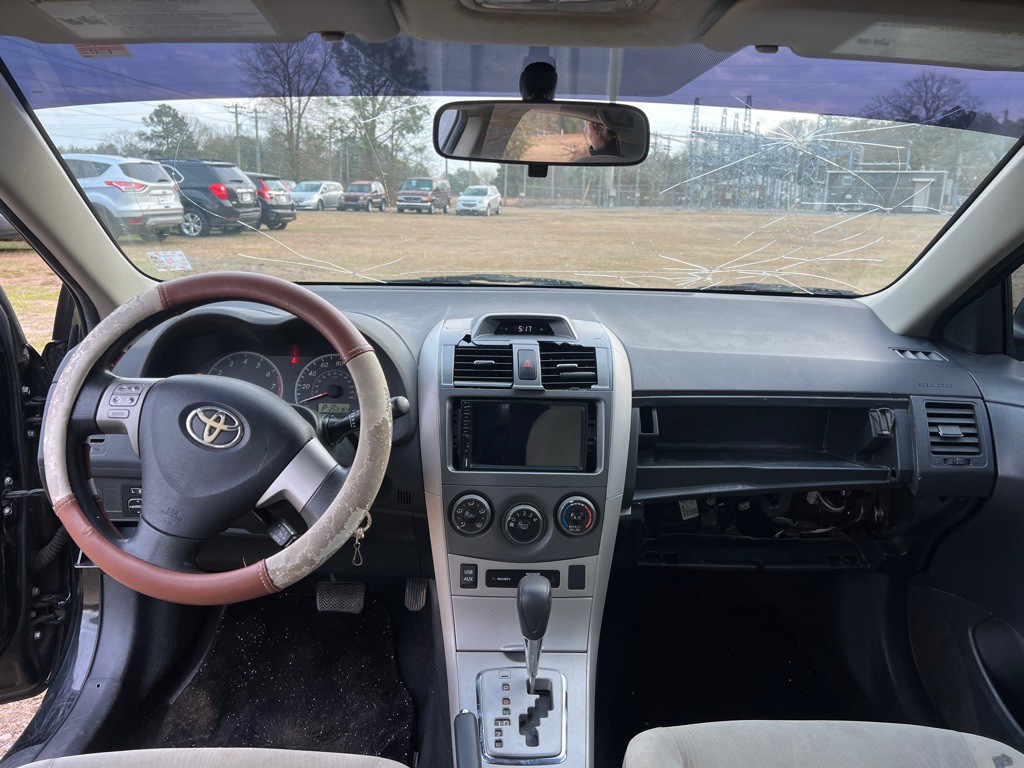 2013 Toyota Corolla Image 9