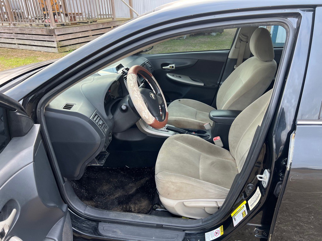 2013 Toyota Corolla Image 10