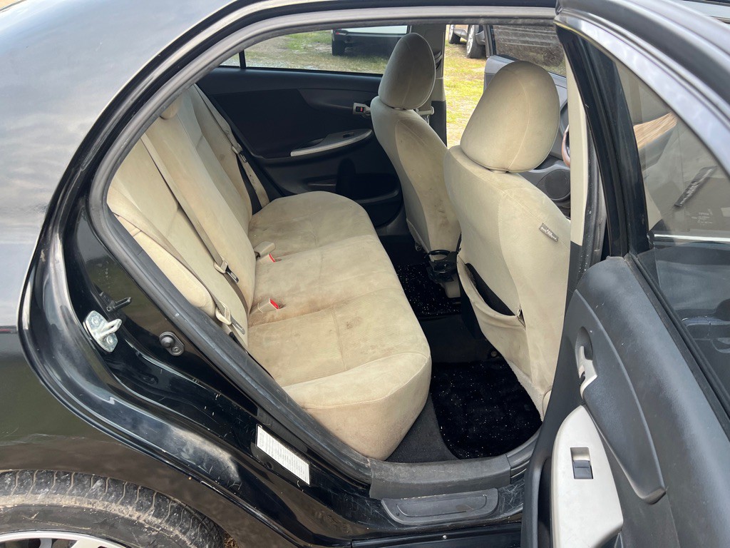 2013 Toyota Corolla Image 13