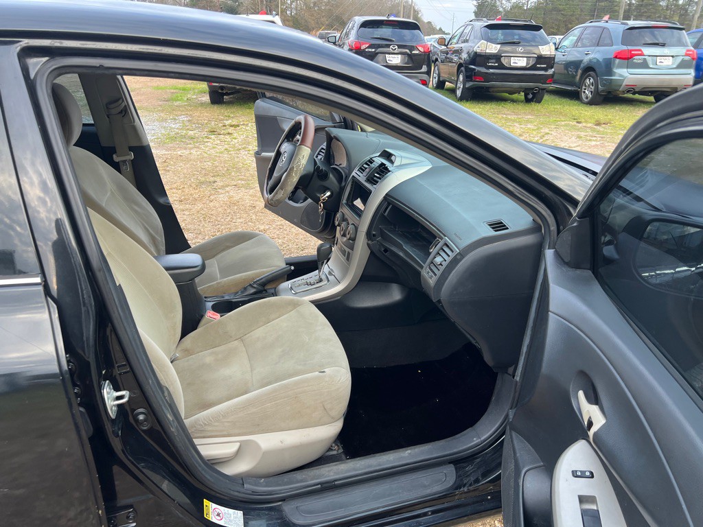 2013 Toyota Corolla Image 14