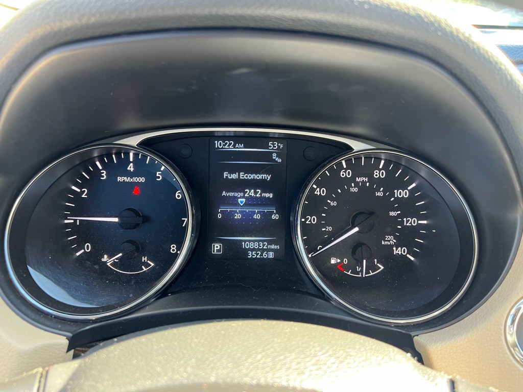 2016 Nissan Rogue Image 8