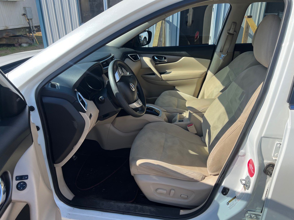 2016 Nissan Rogue Image 11