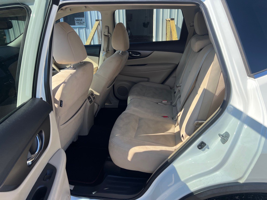 2016 Nissan Rogue Image 12