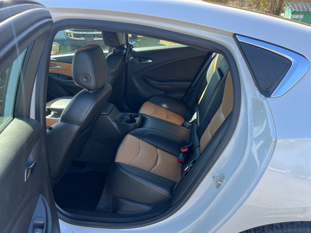 2017 Chevrolet Volt Image 12