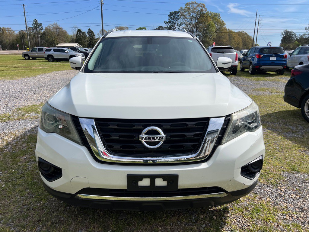 2017 Nissan Pathfinder Image 2